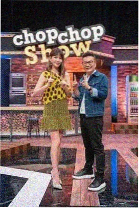航拍中国：河谷上空被落日照亮的云层航拍画面